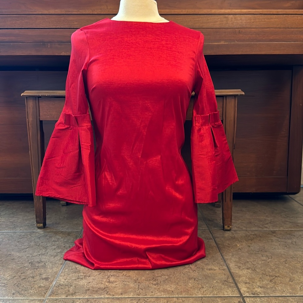 Haute Monde. Red Color.